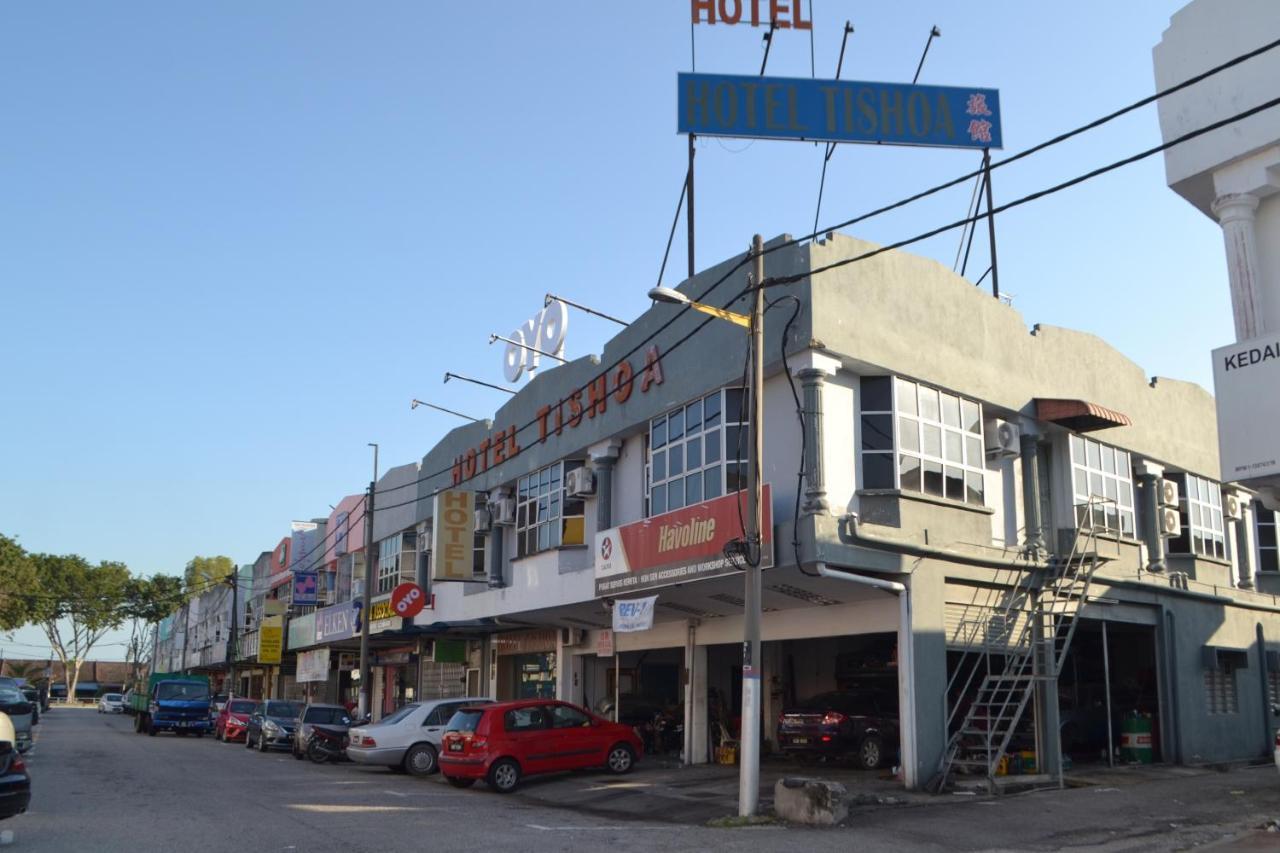 Oyo 89737 Hotel Tishoa Kampong Batu Tiga Zewnętrze zdjęcie